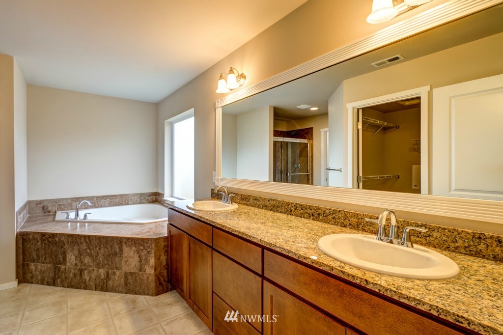 22323 38th Avenue Southeast Bothell, WA 98021 - Photo 16 of 25