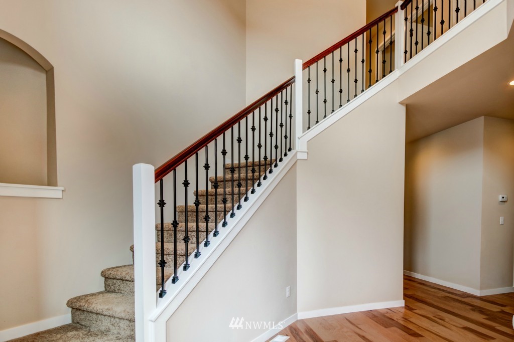 22323 38th Avenue Southeast Bothell, WA 98021 - Photo 3 of 25
