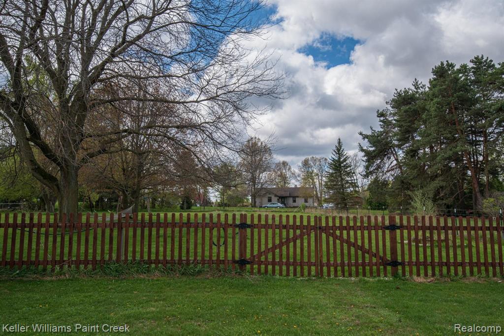 9472 Green Road Goodrich, MI 48438 - Photo 28 of 41