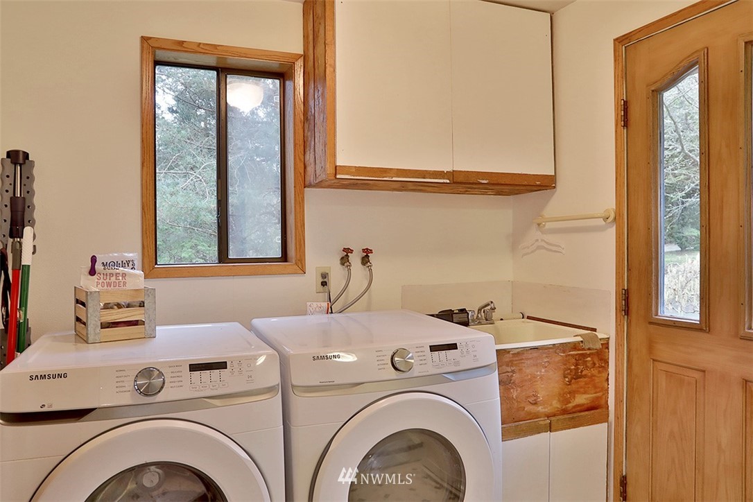 6823 Sills Road Clinton, WA 98236 - Photo 25 of 40