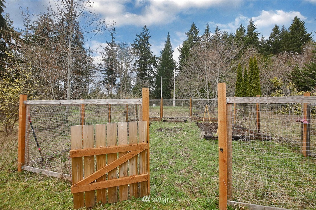 6823 Sills Road Clinton, WA 98236 - Photo 36 of 40