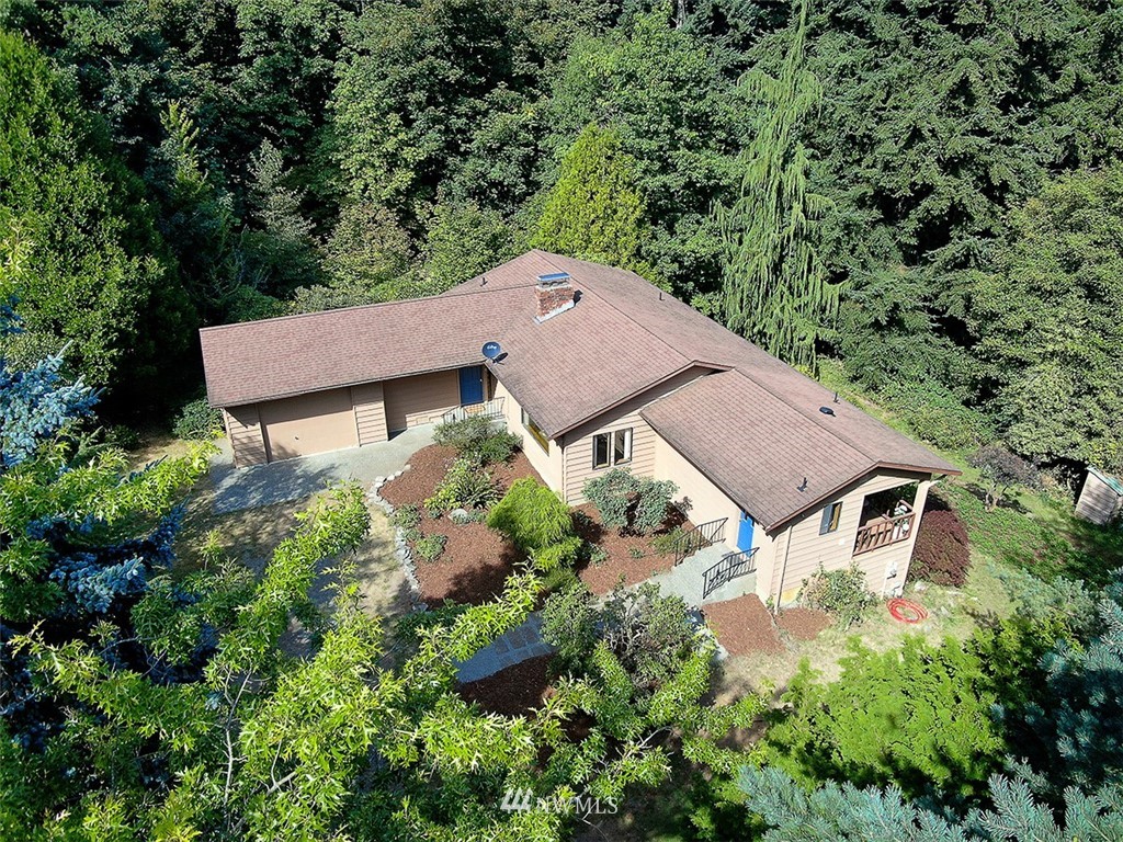 6823 Sills Road Clinton, WA 98236 - Photo 4 of 40