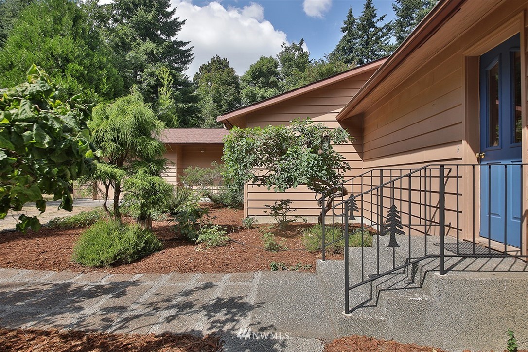 6823 Sills Road Clinton, WA 98236 - Photo 8 of 40