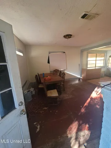 $59,900 | 122 Denwiddie Avenue, McComb, MS 39648