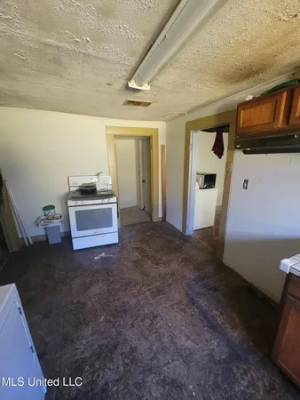 $38,000 | 122 Denwiddie Avenue, McComb, MS 39648