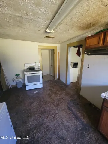 $59,900 | 122 Denwiddie Avenue, McComb, MS 39648