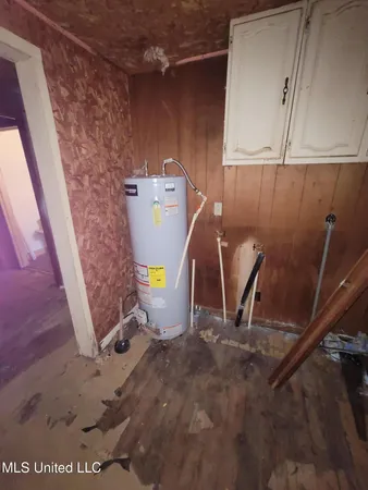 $38,000 | 122 Denwiddie Avenue, McComb, MS 39648