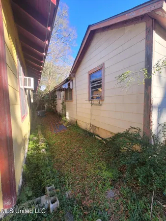 $38,000 | 122 Denwiddie Avenue, McComb, MS 39648