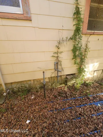 $59,900 | 122 Denwiddie Avenue, McComb, MS 39648