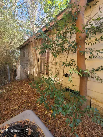 $38,000 | 122 Denwiddie Avenue, McComb, MS 39648