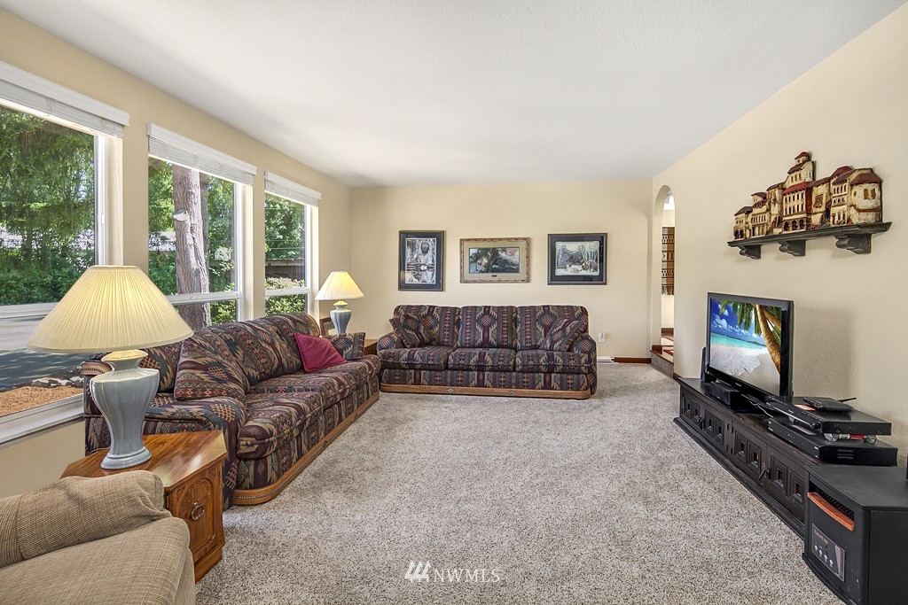 19208 Southeast 196th Street Renton, WA 98058 - Photo 5 of 24
