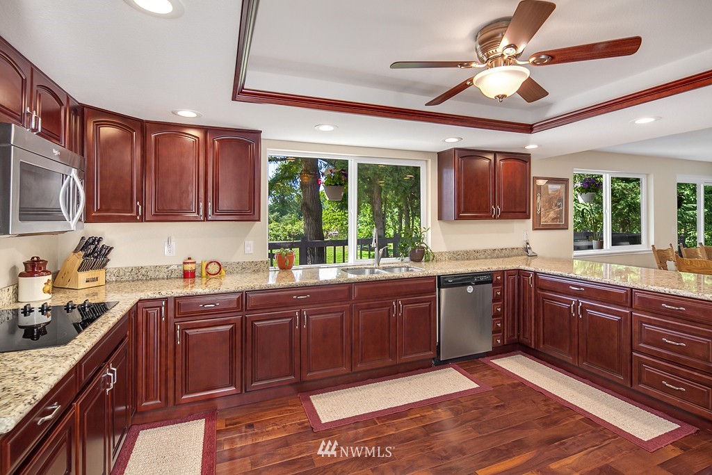 19208 Southeast 196th Street Renton, WA 98058 - Photo 6 of 24
