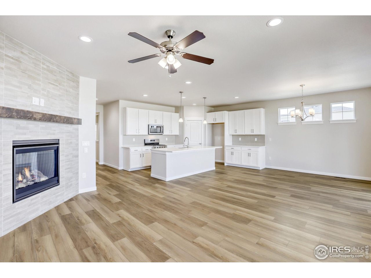 5871 Aspenglow Street Firestone, CO 80504 - Photo 11 of 27