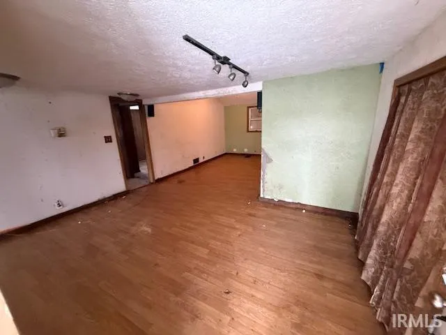 $130,000 | 51508 Currant Road, Granger, IN 46530