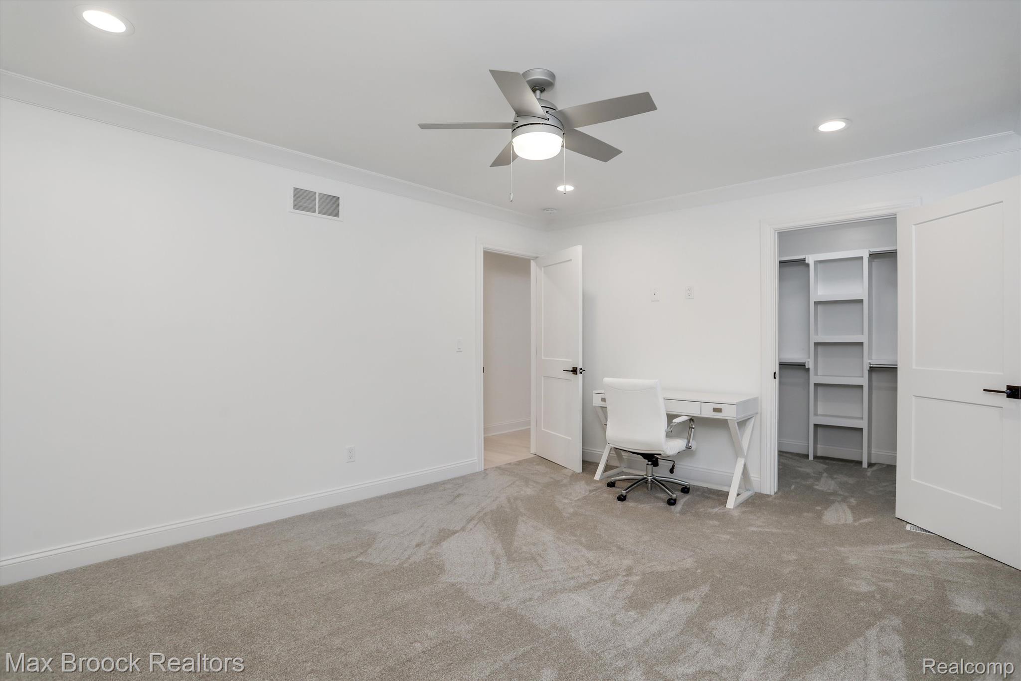 3227 Warick Road Royal Oak, MI 48073 - Photo 23 of 33 Gallery Image 23