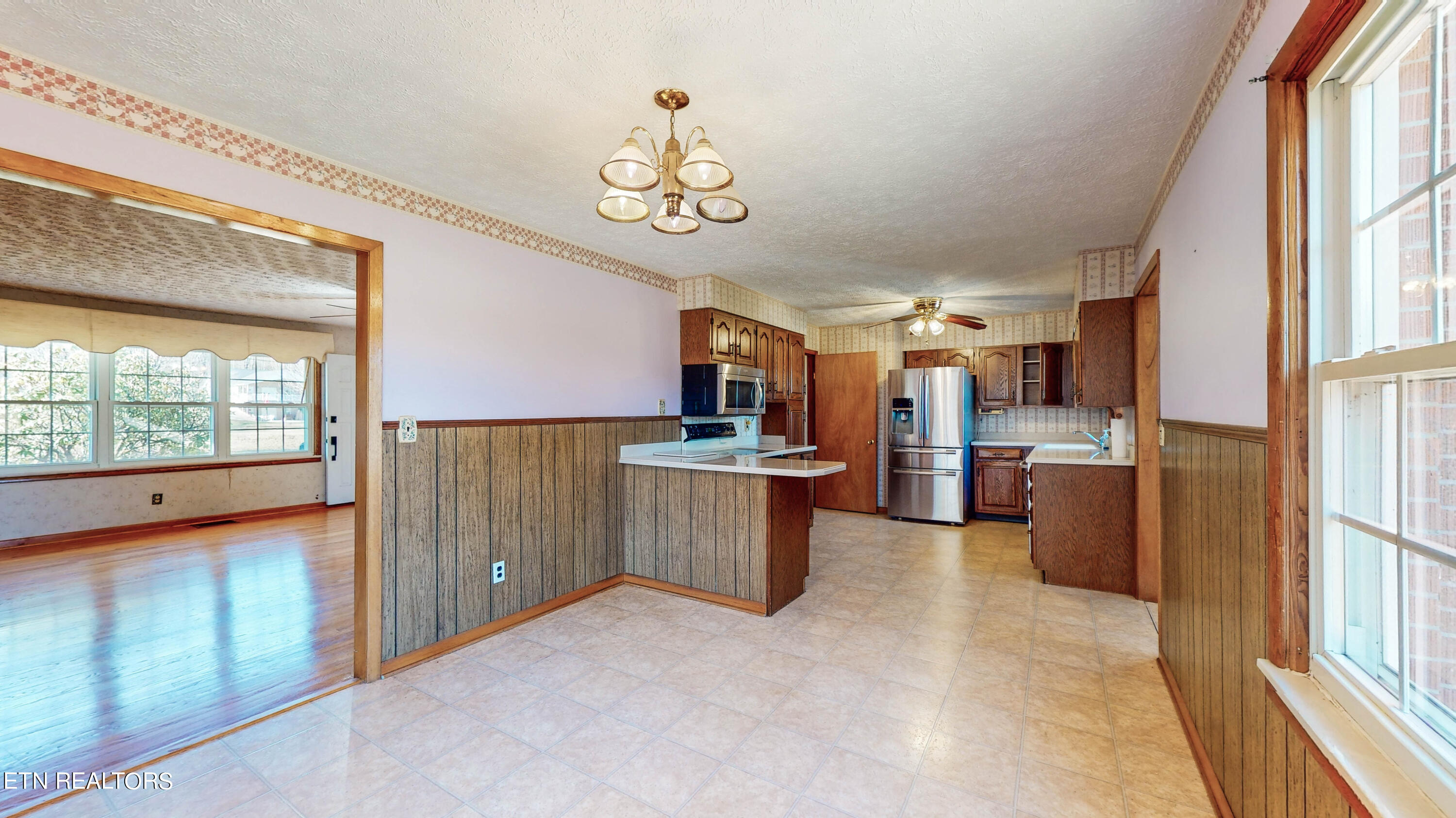 437 Pinecrest Road Jacksboro, TN 37757 - Photo 11 of 43 411-Pinecrest-Rd-12222023_141311