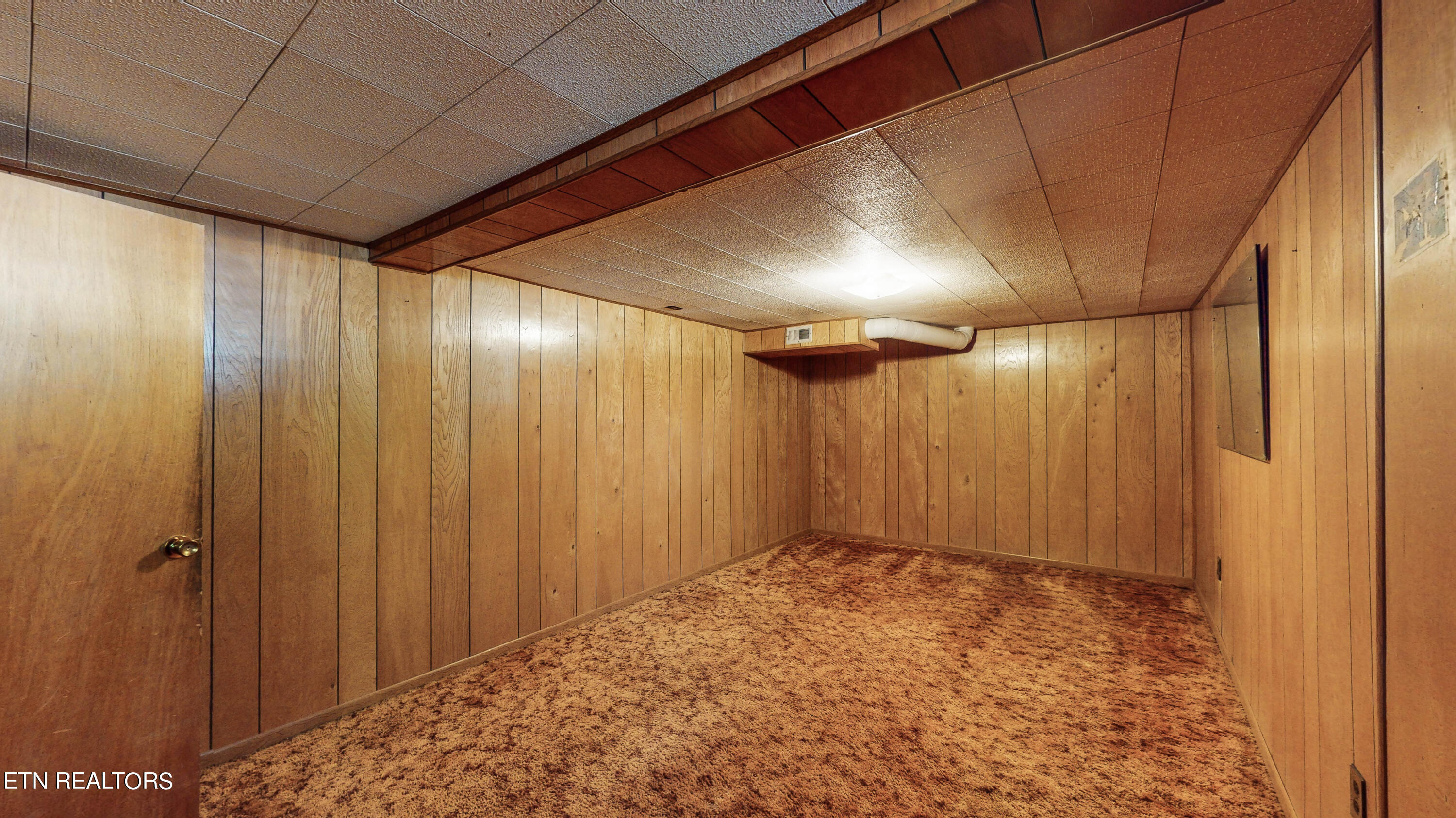 437 Pinecrest Road Jacksboro, TN 37757 - Photo 20 of 43 411-Pinecrest-Rd-12222023_141616
