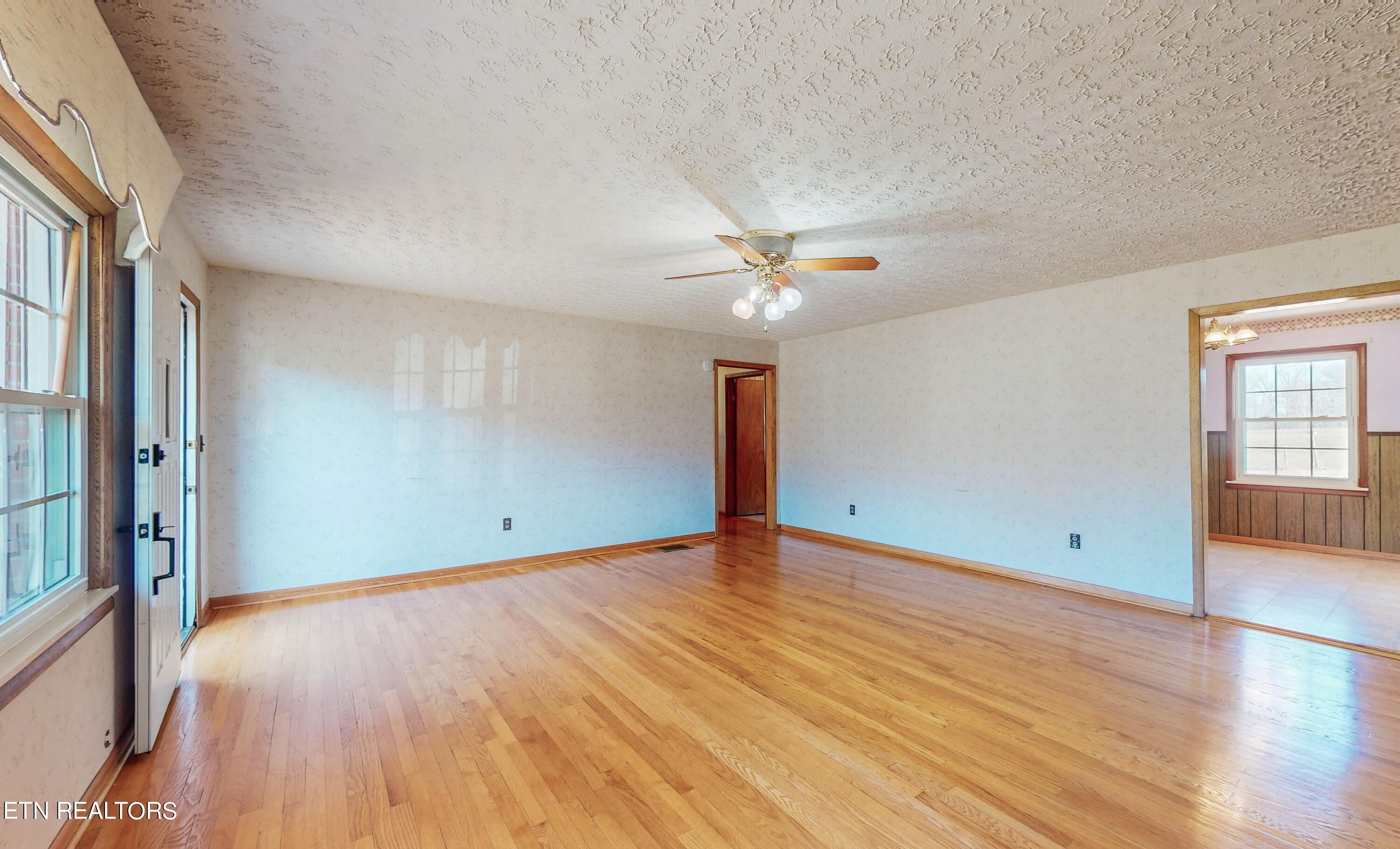 437 Pinecrest Road Jacksboro, TN 37757 - Photo 9 of 43 411-Pinecrest-Rd-12222023_141235