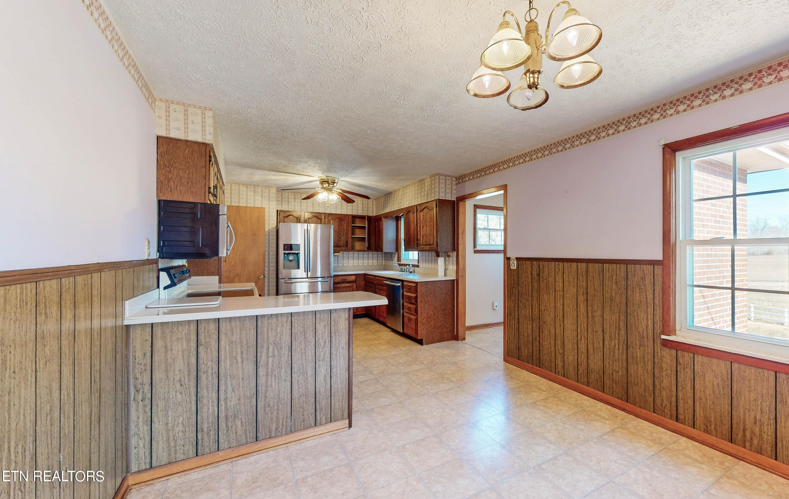 437 Pinecrest Road Jacksboro, TN 37757 - Photo 10 of 43 411-Pinecrest-Rd-12222023_141254