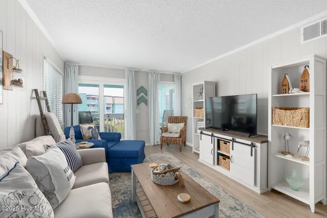 $1,650 | 301 Commerce Way, Unit 241, Atlantic Beach, NC 28512