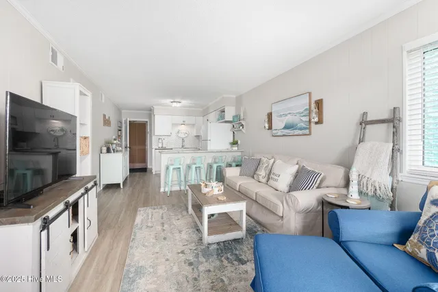 $1,650 | 301 Commerce Way, Unit 241, Atlantic Beach, NC 28512