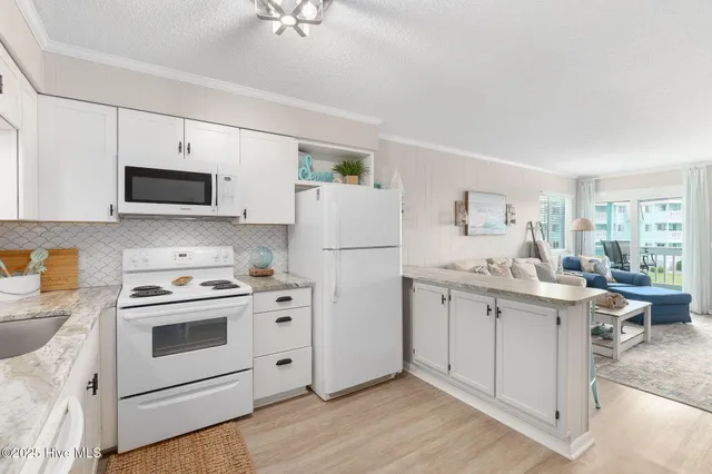 $1,650 | 301 Commerce Way, Unit 241, Atlantic Beach, NC 28512