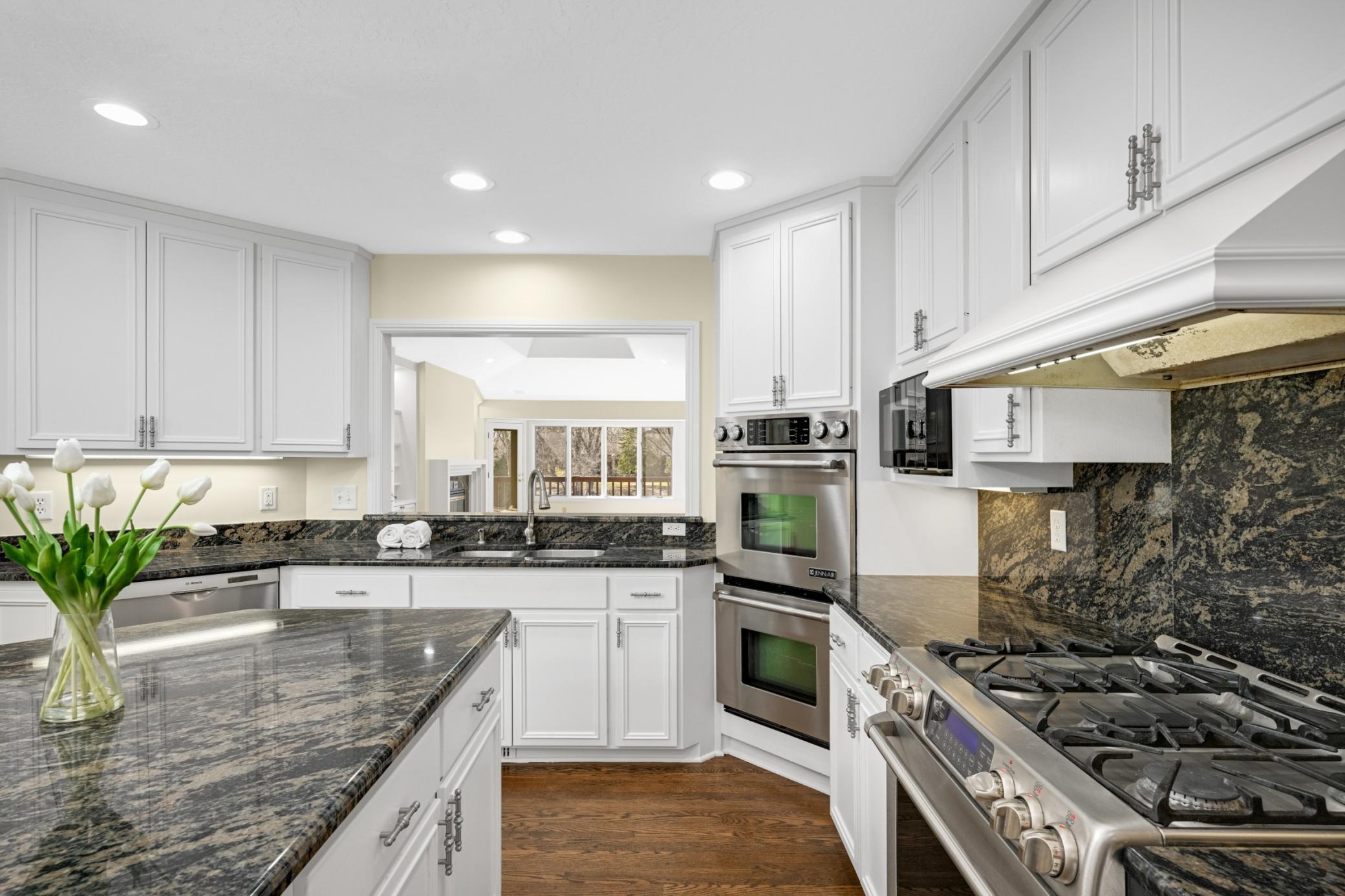 7798 Lochmere Terrace Edina, MN 55439 - Photo 21 of 61