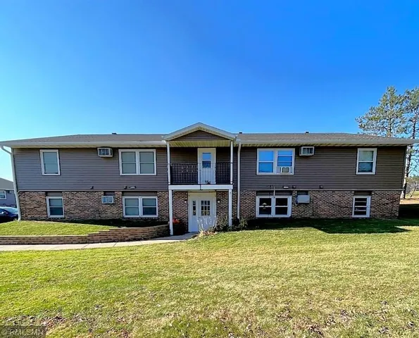 $1,000 | 710 Hillcrest Street, Unit 2, Baldwin, WI 54002