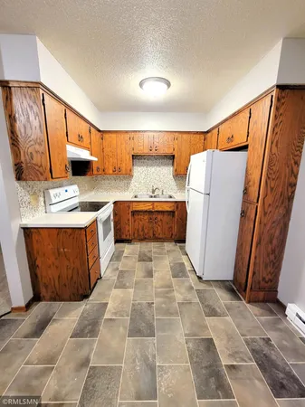 $1,000 | 710 Hillcrest Street, Unit 2, Baldwin, WI 54002