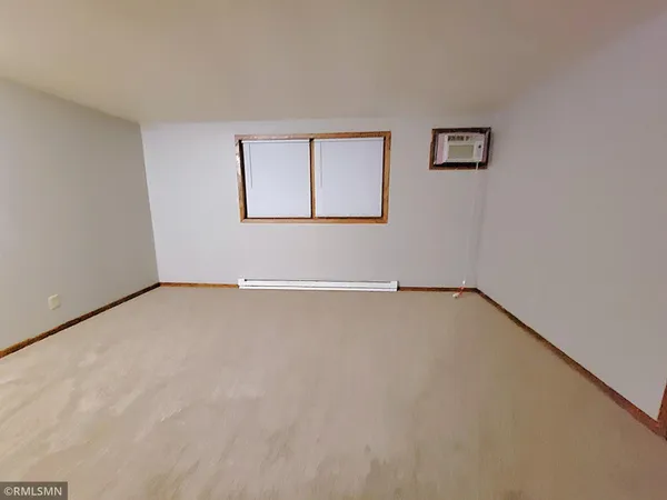 $1,000 | 710 Hillcrest Street, Unit 2, Baldwin, WI 54002