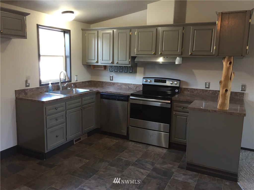 8247 Reece Street Lyman, WA 98263 - Photo 11 of 23 Gallery Image 11