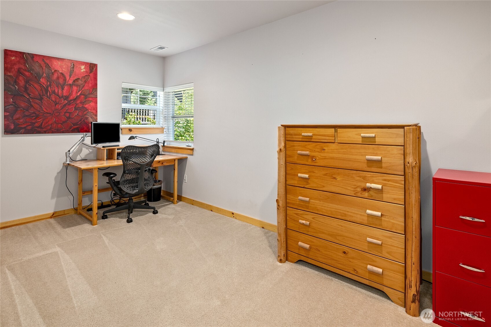 200 Clearwater Loop, Unit 1 Ronald, WA 98940 - Photo 22 of 40 a workspace with furniture and a window