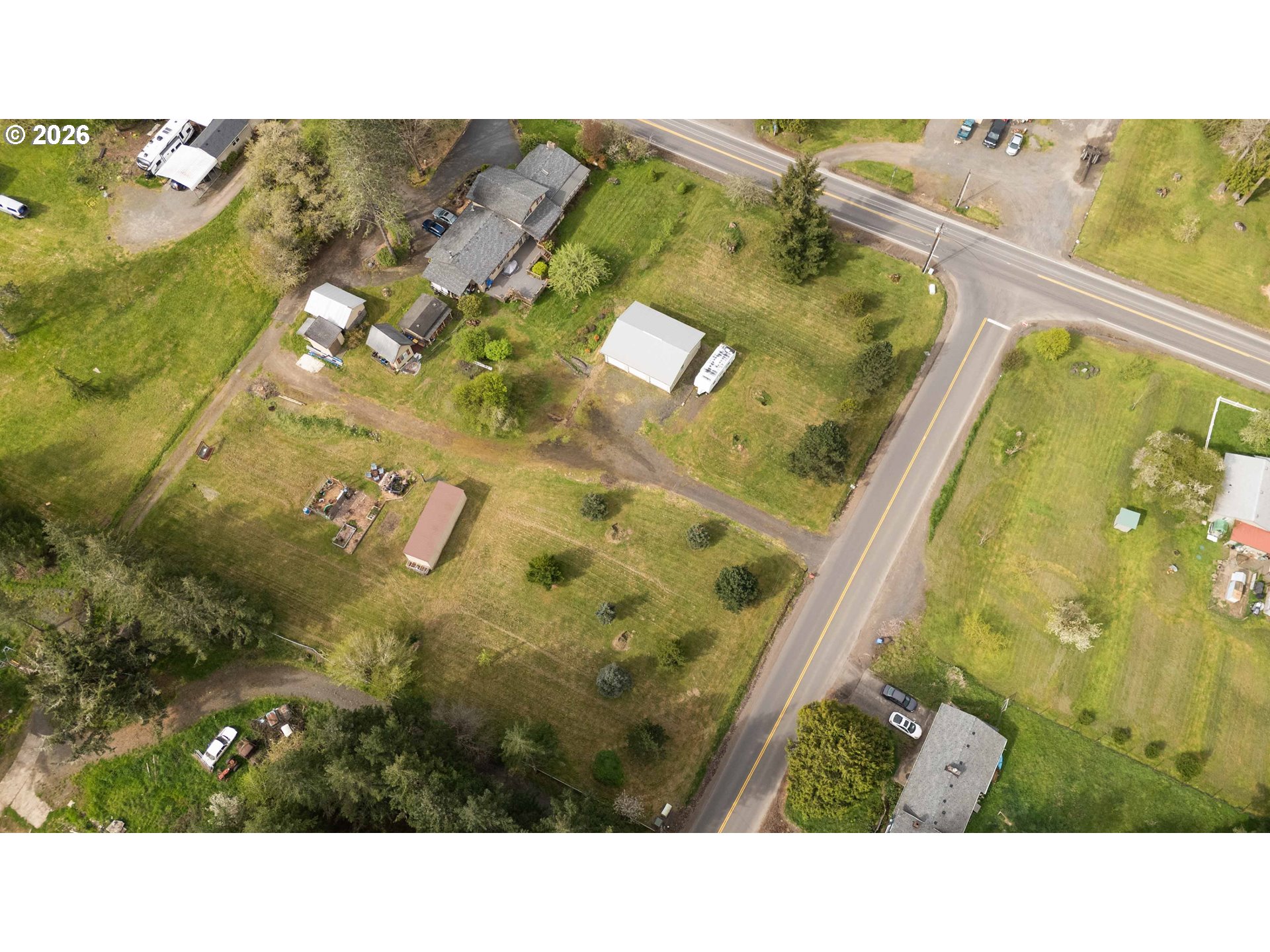 107 Bodine Road Kelso, WA 98626 - Photo 10 of 15 a open area with painted walls