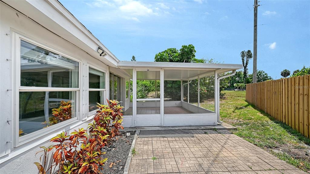 2512 Post Road Sarasota, FL 34231 - Photo 31 of 35