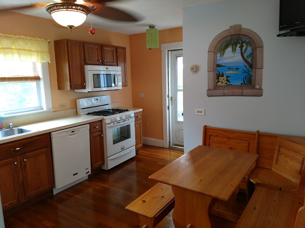 44 Endicott Road Stoneham, MA 02180 - Photo 5 of 13 Gallery Image 5