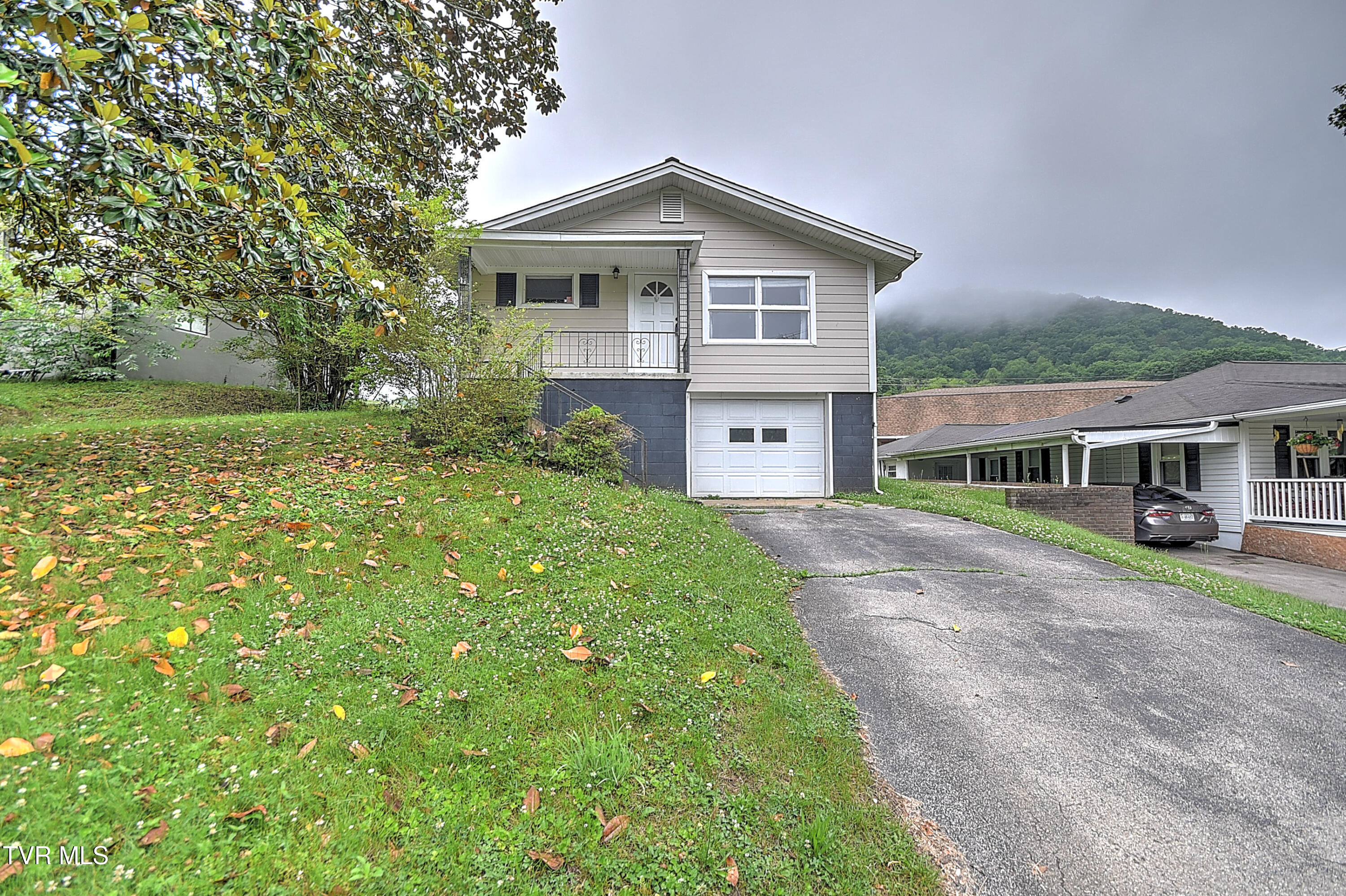 166 Reading Road South Weber City, VA 24290 - Photo 1 of 34 166 Reading JC-2