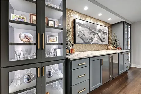 $3,750,000 | 17023 Wallace Way, Loch Lloyd, MO 64012