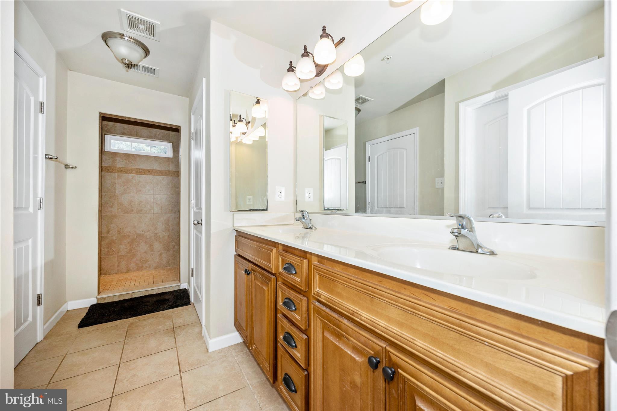 5633 Bartonsville Road Frederick, MD 21704 - Photo 27 of 54 Primary Bathroom