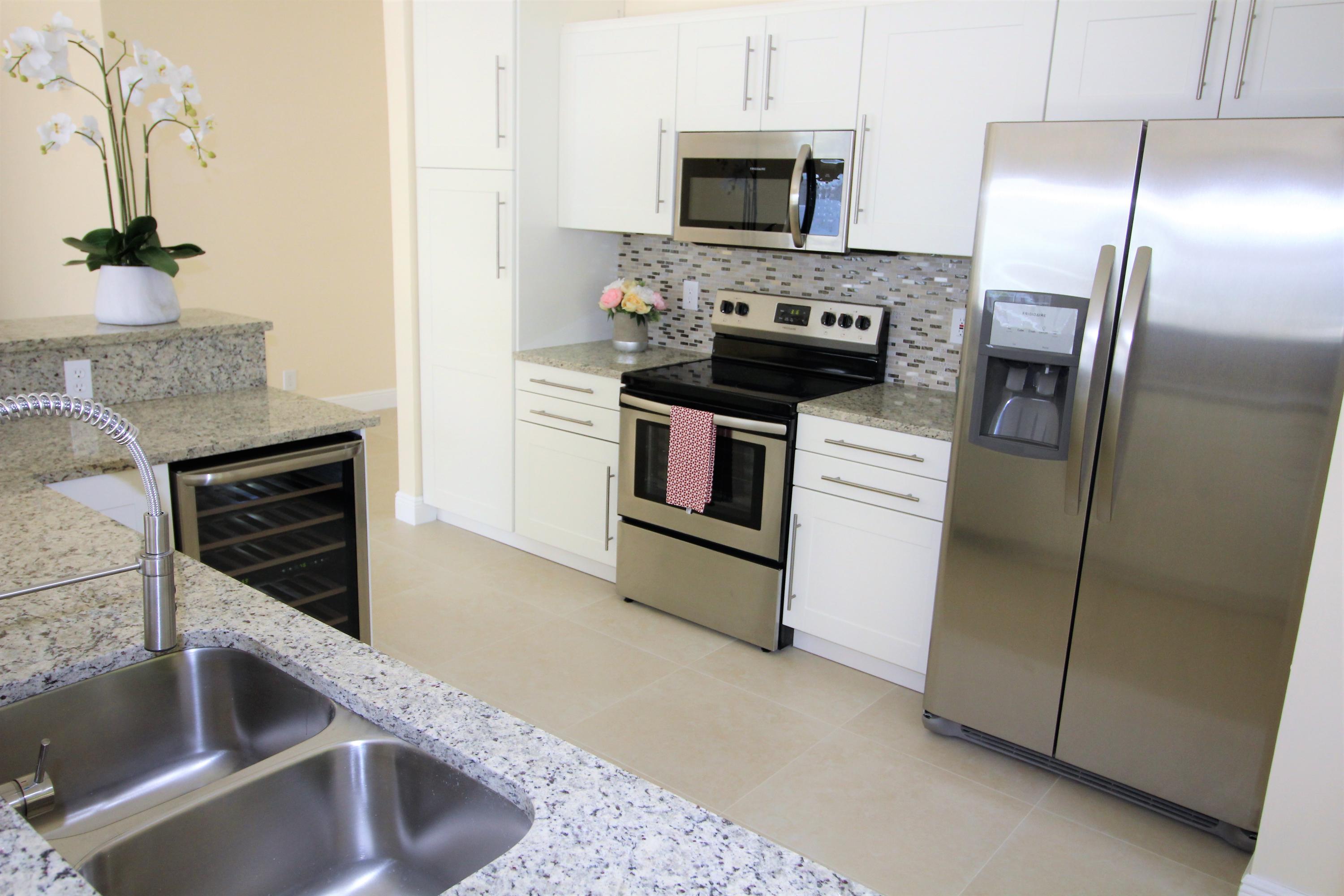 330 North Country Club Boulevard Boca Raton, FL 33487 - Photo 13 of 30 IMG_1722