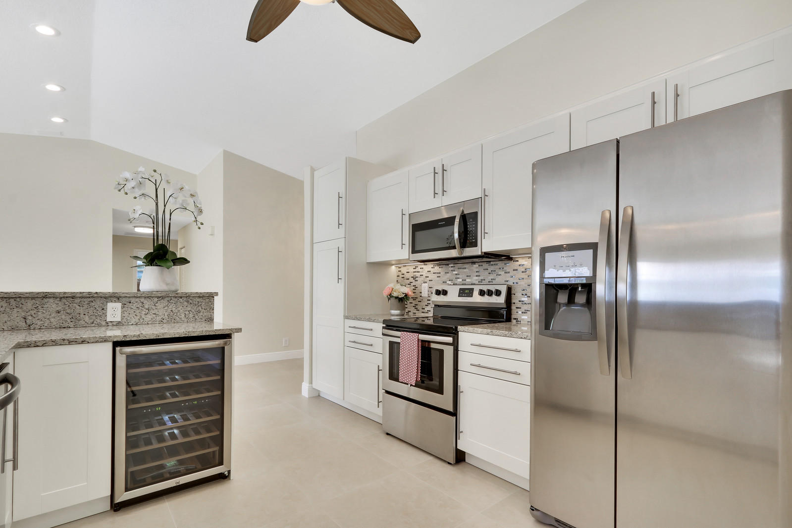 330 North Country Club Boulevard Boca Raton, FL 33487 - Photo 14 of 30 08_Image_8_of_20_mls