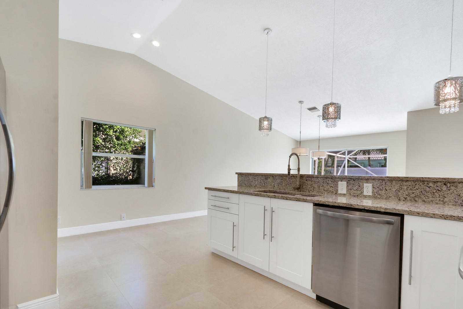 330 North Country Club Boulevard Boca Raton, FL 33487 - Photo 15 of 30 09_Image_9_of_20_mls