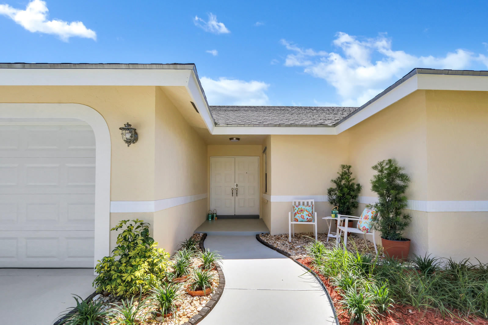 330 North Country Club Boulevard Boca Raton, FL 33487 - Photo 2 of 30 02_Image_2_of_20_mls