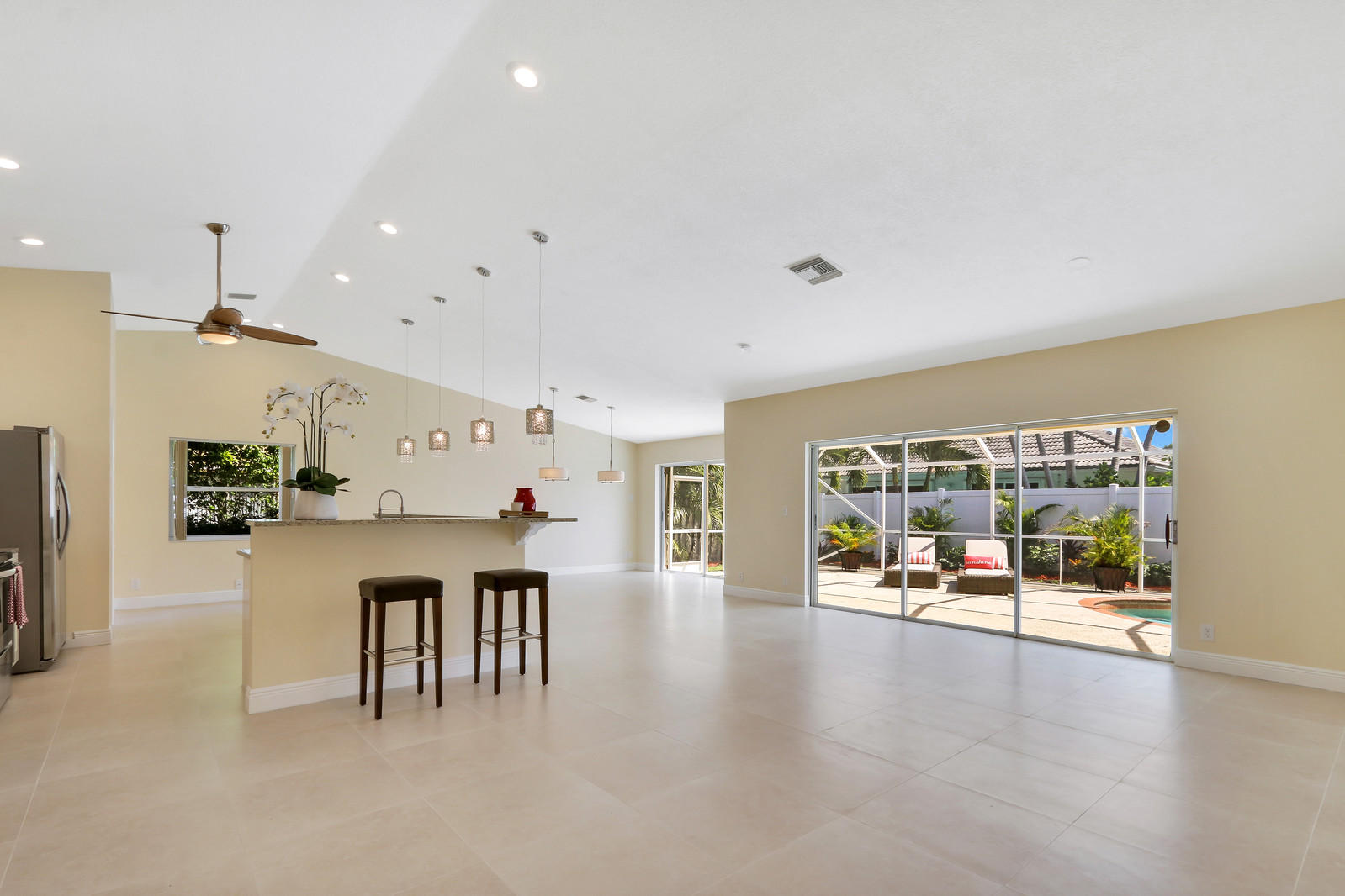 330 North Country Club Boulevard Boca Raton, FL 33487 - Photo 6 of 30 03_Image_3_of_20_mls