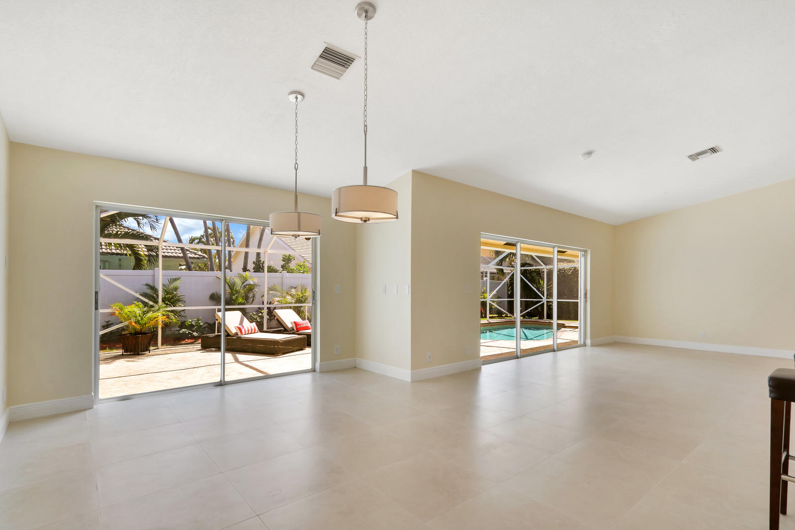 330 North Country Club Boulevard Boca Raton, FL 33487 - Photo 9 of 30 04_Image_5_of_20_mls