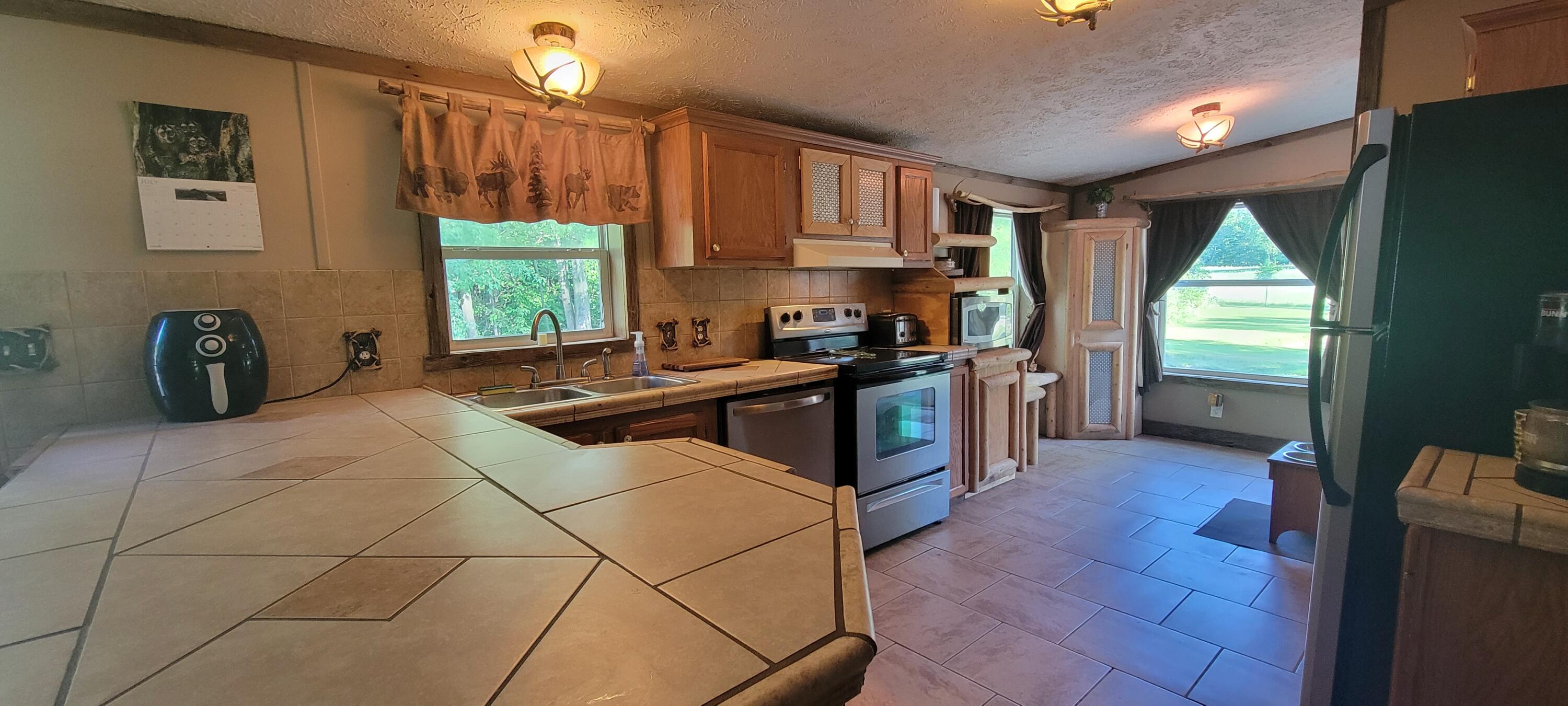 5881 Young Road Bellevue, MI 49021 - Photo 7 of 41 20220810_184408
