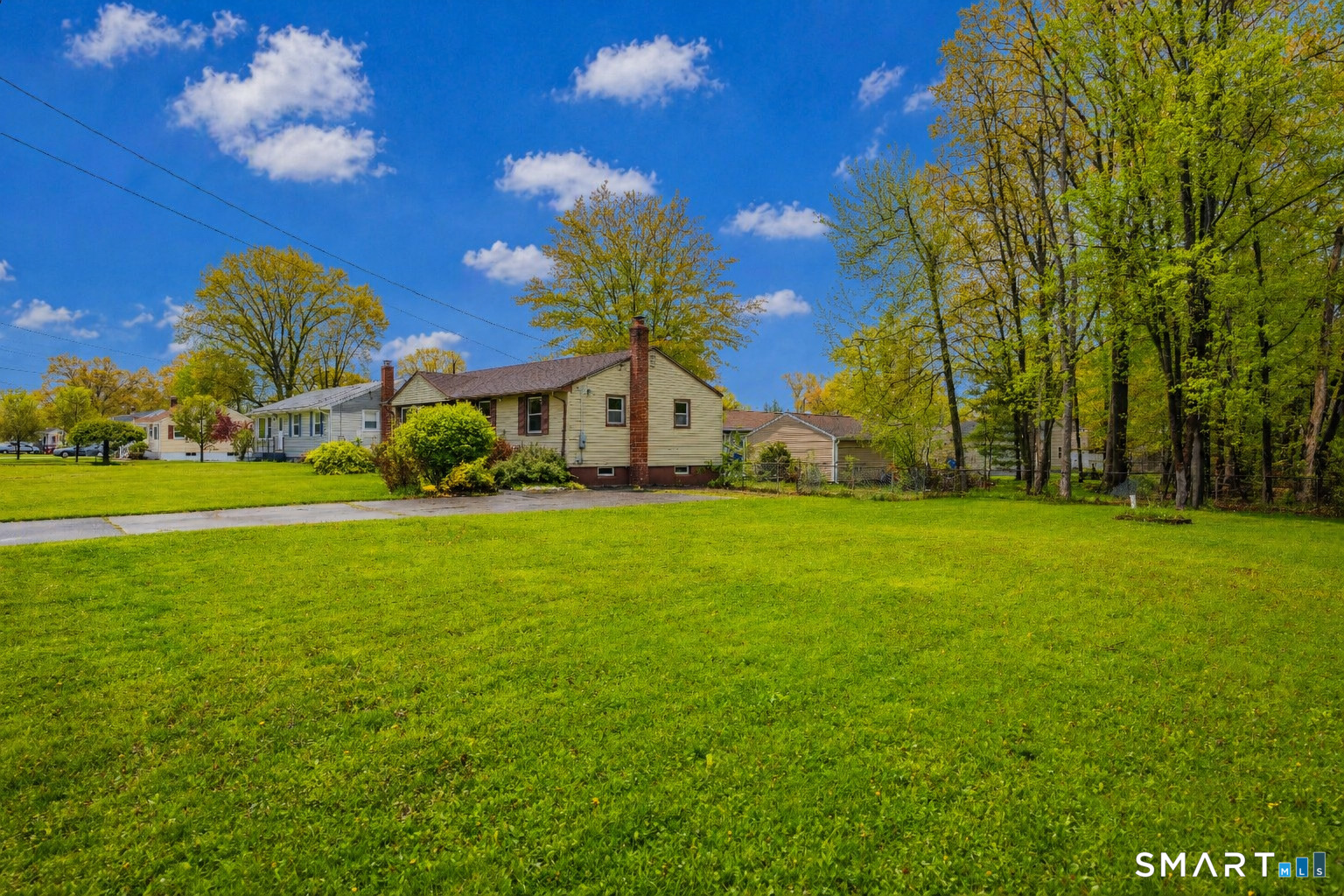 120 Goodwin Avenue Wethersfield, CT 06109 - Photo 23 of 30 Large side lot
