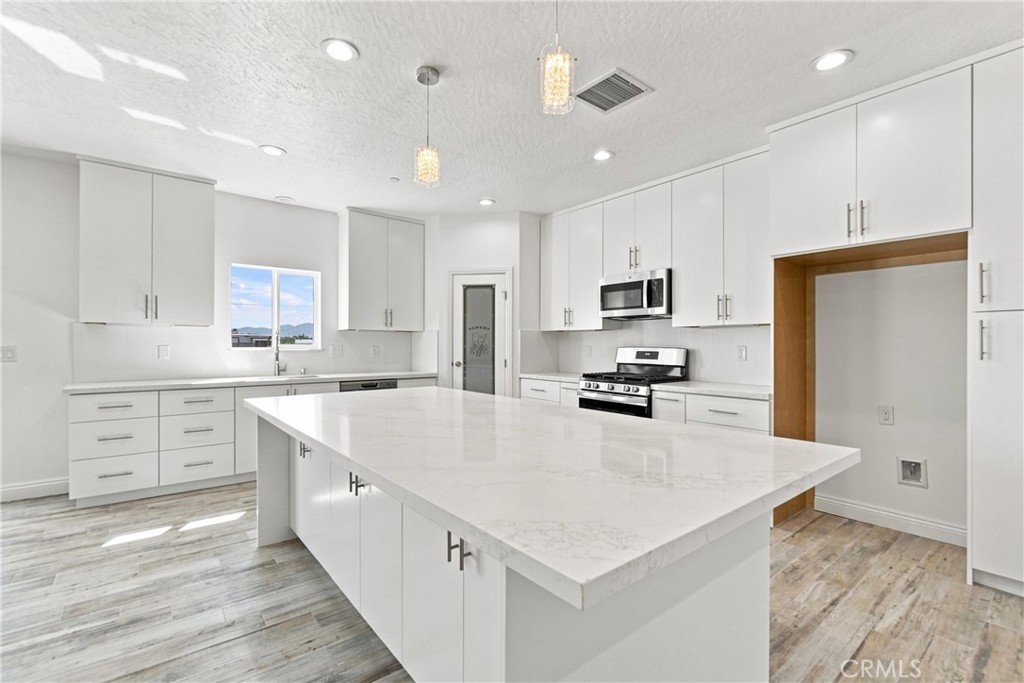 16055 Winnebago Road Apple Valley, CA 92307 - Photo 18 of 41 Gallery Image 18