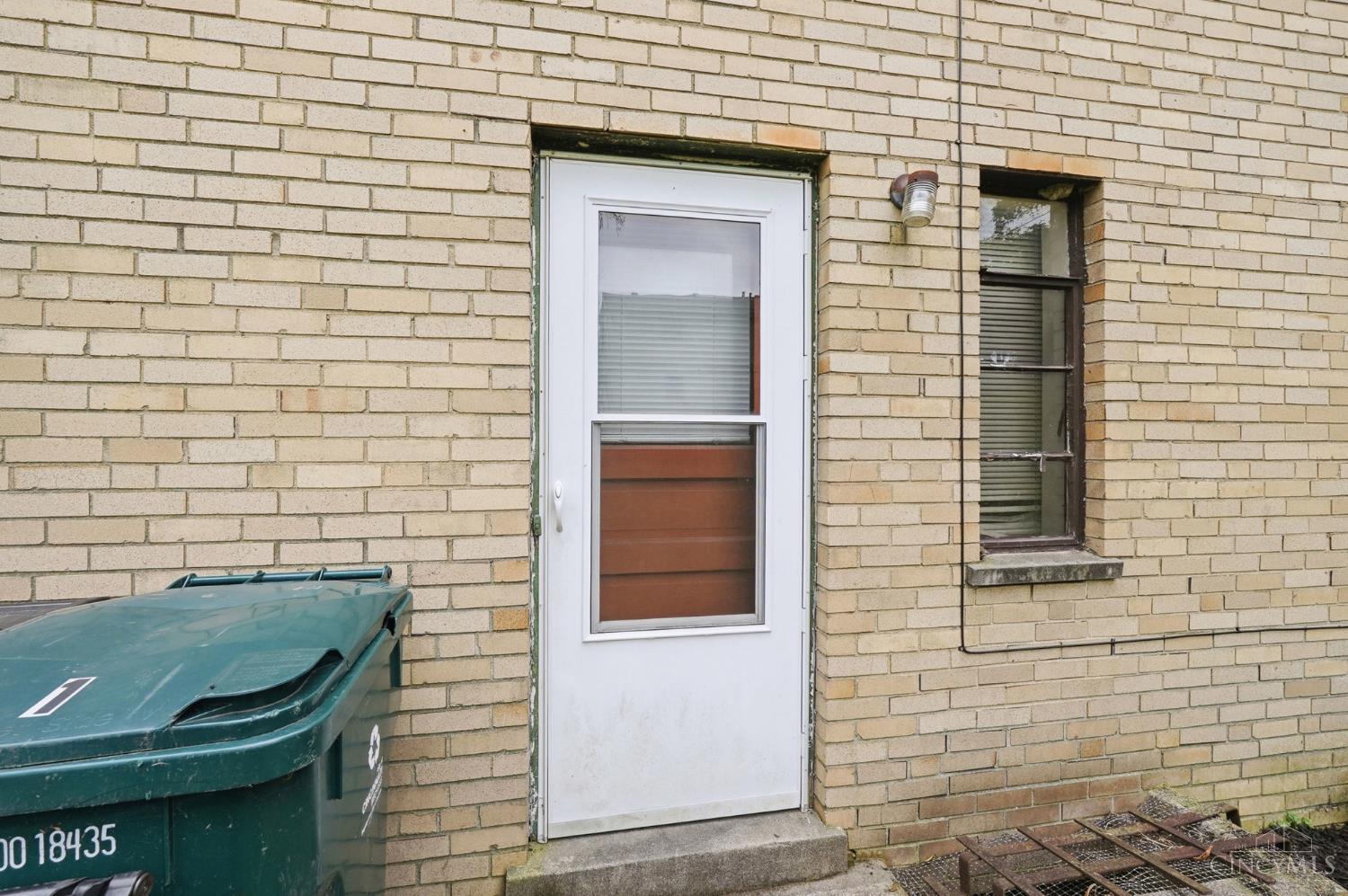 6211 Paddock Road Cincinnati, OH 45216 - Photo 6 of 80