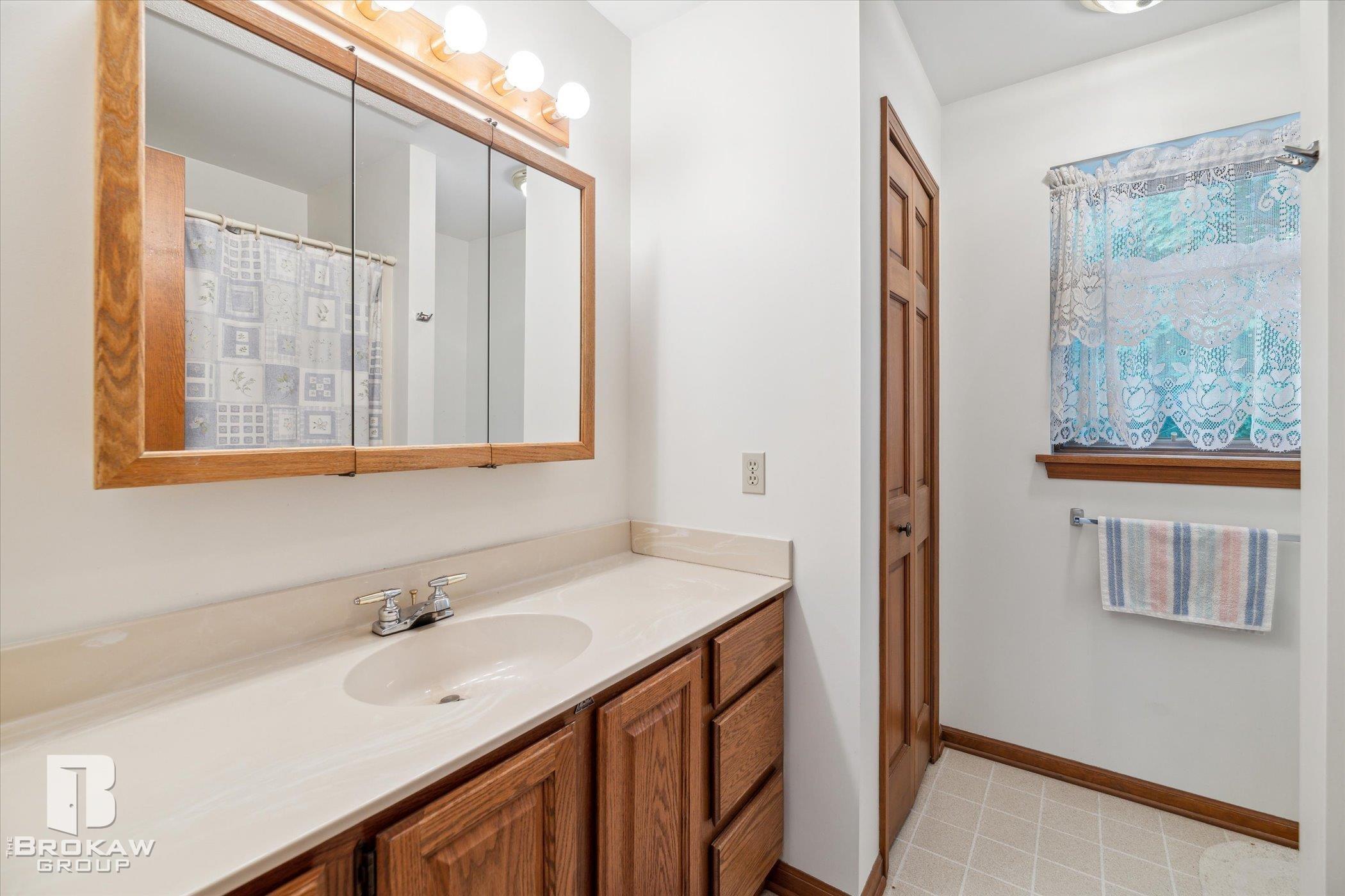 2177 South State Road Davison, MI 48423 - Photo 30 of 57 50151514-b8917356-5c16-4138-8807-69bca8937e06.JPG