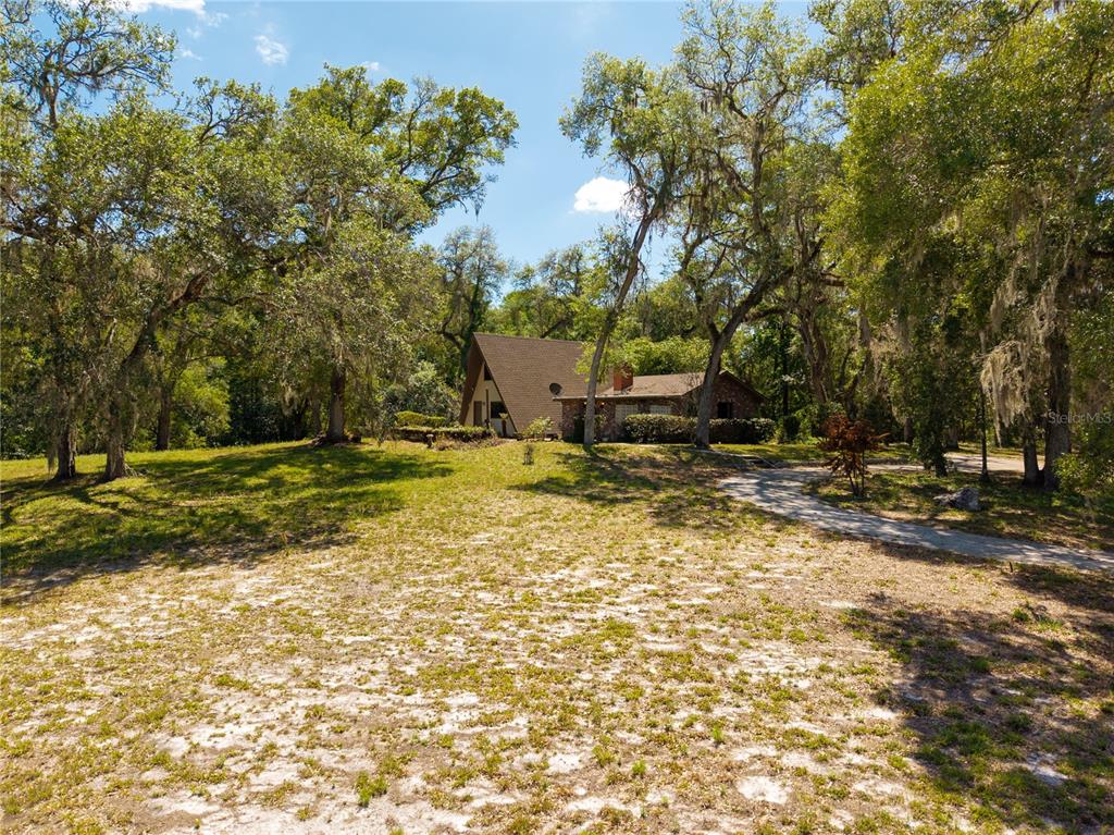3166 Turtle Street Dade City, FL 33523 - Photo 7 of 57